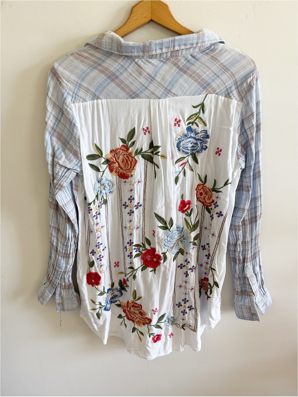 Kyla Seo Embroidered floral cotton boho long sleeve button down top size Medium